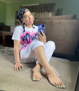 Deedee Rican feet photo thumbnail