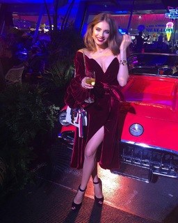 Xenia Tchoumitcheva feet photo thumbnail