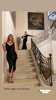 Alicia Silverstone feet photo thumbnail