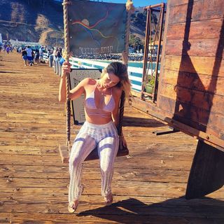 Lívia Andrade feet photo thumbnail