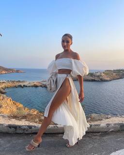 Olivia Culpo feet photo thumbnail