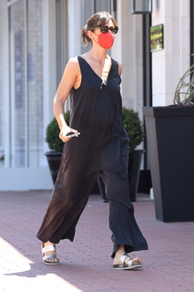 Jennifer Garner feet photo thumbnail