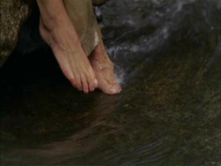 Julie Benz feet photo thumbnail