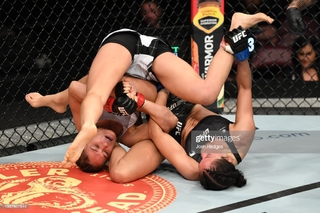 Karolina Kowalkiewicz feet photo thumbnail