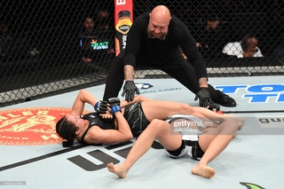 Karolina Kowalkiewicz feet photo thumbnail