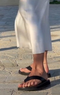 Vera Brezhneva feet photo thumbnail
