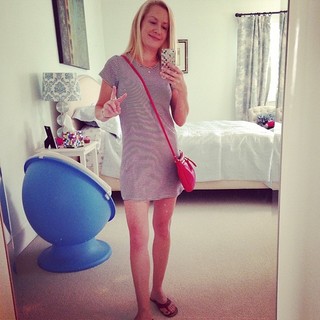 Angela Kinsey feet photo thumbnail