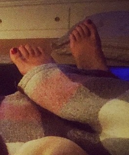 Angela Kinsey feet photo thumbnail