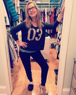 Angela Kinsey feet photo thumbnail
