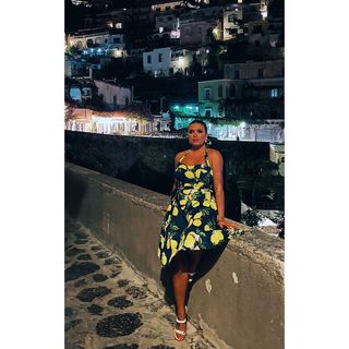 Joy Taylor feet photo thumbnail