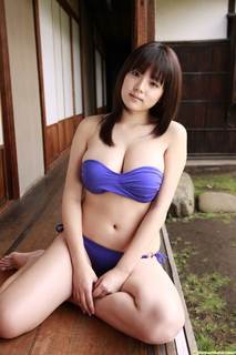 Ai Shinozaki feet photo thumbnail