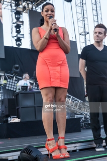 Jordin Sparks feet photo thumbnail