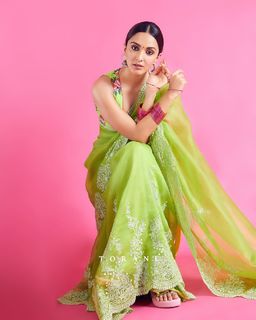 Kiara Advani feet photo thumbnail