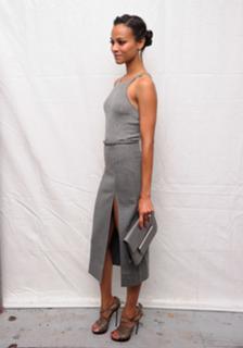 Zoe Saldana feet photo thumbnail