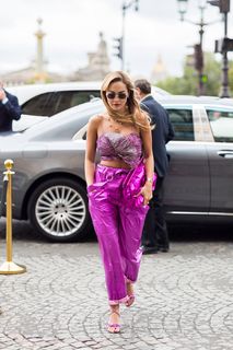Rita Ora feet photo thumbnail