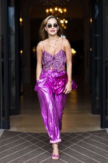 Rita Ora feet photo thumbnail