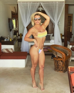 Amanda Saccomanno feet photo thumbnail