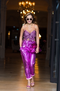 Rita Ora feet photo thumbnail