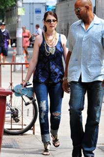 Michelle Trachtenberg feet photo thumbnail