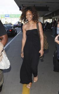 Rihanna feet photo thumbnail