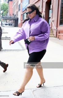 Ashley Graham feet photo thumbnail