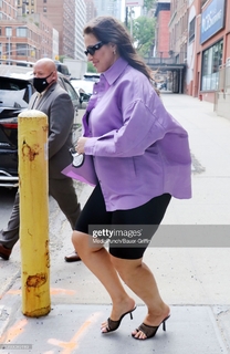 Ashley Graham feet photo thumbnail