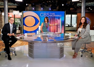 Ashley Graham feet photo thumbnail