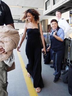 Rihanna feet photo thumbnail
