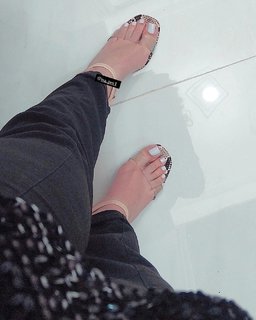 Isa Pes feet photo thumbnail