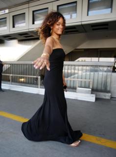 Rihanna feet photo thumbnail