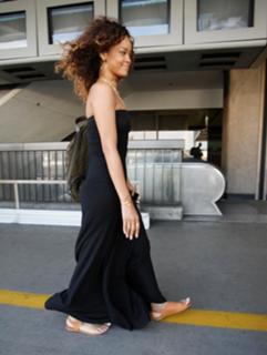 Rihanna feet photo thumbnail