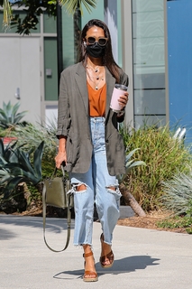Jessica Alba feet photo thumbnail