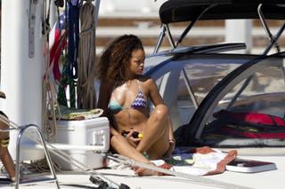 Rihanna feet photo thumbnail