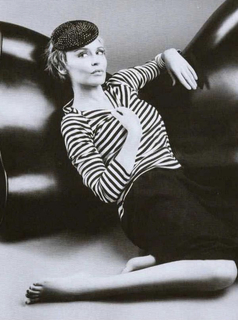 Kylie Minogue feet photo thumbnail