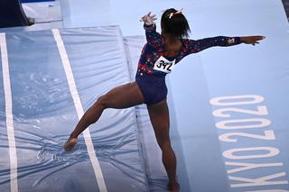 Simone Biles feet photo thumbnail