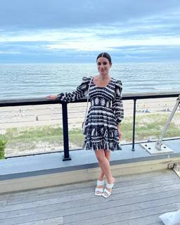 Lea Michele feet photo thumbnail