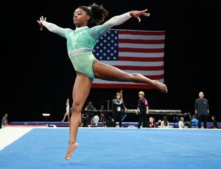 Simone Biles feet photo thumbnail