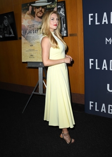 Katheryn Winnick feet photo thumbnail