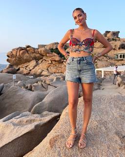 Chiara Ferragni feet photo thumbnail