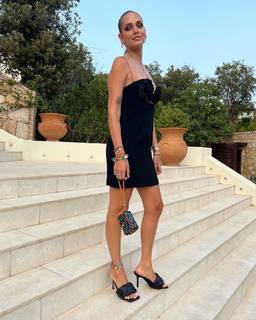 Chiara Ferragni feet photo thumbnail