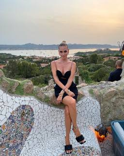 Chiara Ferragni feet photo thumbnail