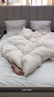 Natalie Noel Mariduena feet photo thumbnail