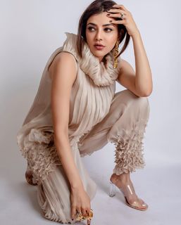 Kajal Aggarwal feet photo thumbnail