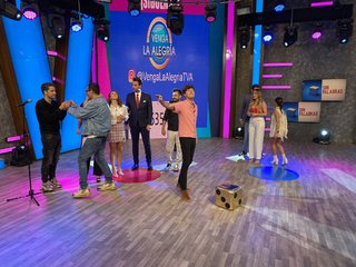 Cynthia Rodríguez feet photo thumbnail