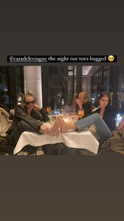 Kaia Gerber feet photo thumbnail