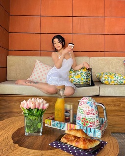 Haifa Wehbe feet photo thumbnail