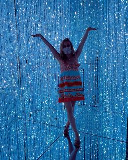 Tara Lipinski feet photo thumbnail