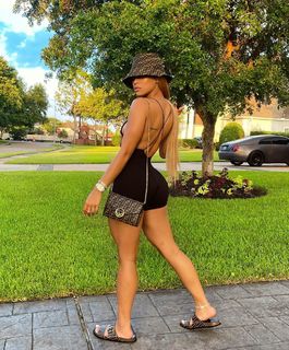 Jilly Anais feet photo thumbnail