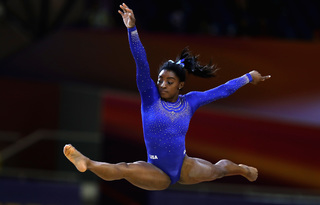 Simone Biles feet photo thumbnail