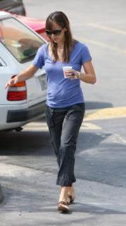 Jennifer Garner feet photo thumbnail